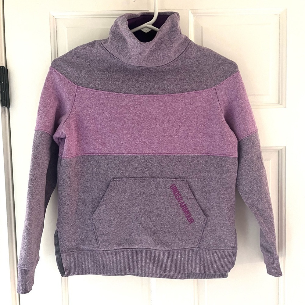 Under Armour Size Youth Medium  Girls Coldgear Fleece Lined Sweatshirt Purple